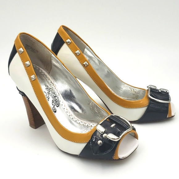 NAUGHTY MONKEY PUMPS - Picture 1 of 11